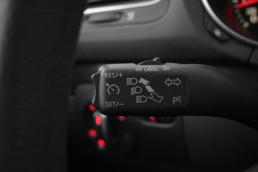 VOLKSWAGEN Golf 2010