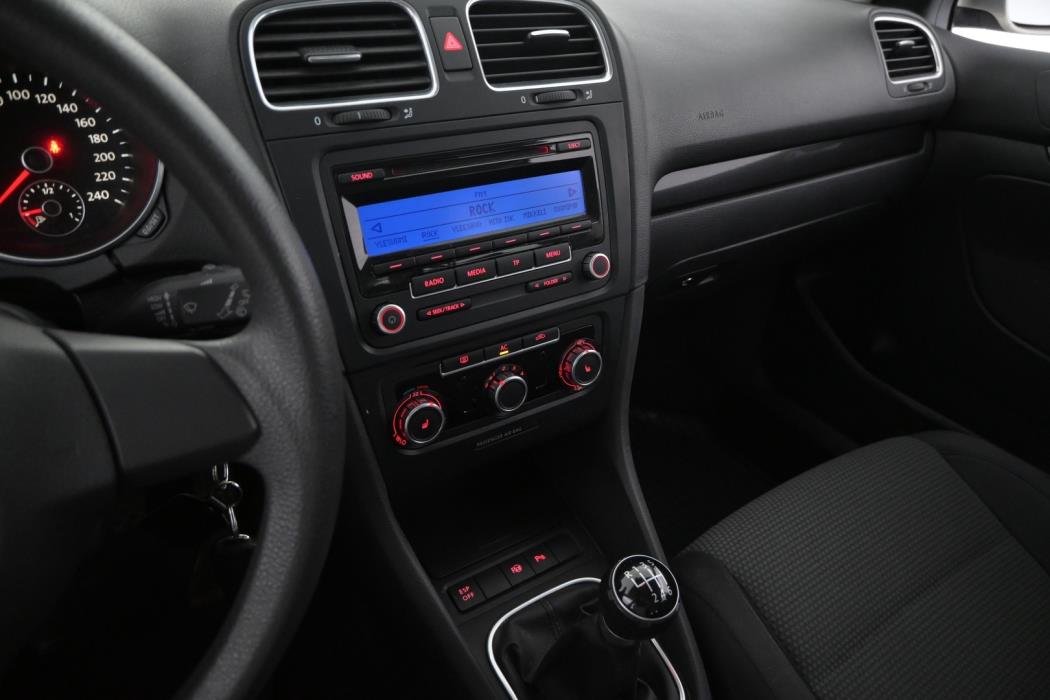 VOLKSWAGEN Golf 2010