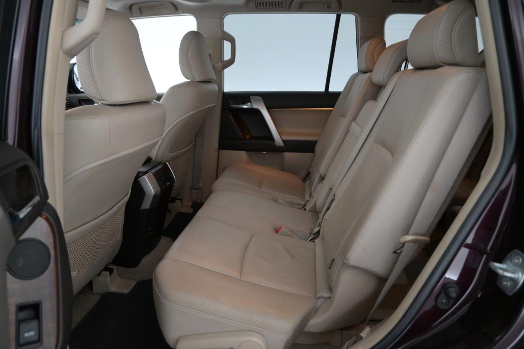 TOYOTA Land Cruiser 2010