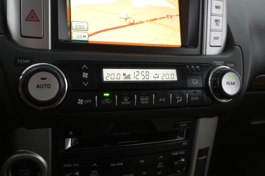 TOYOTA Land Cruiser 2010