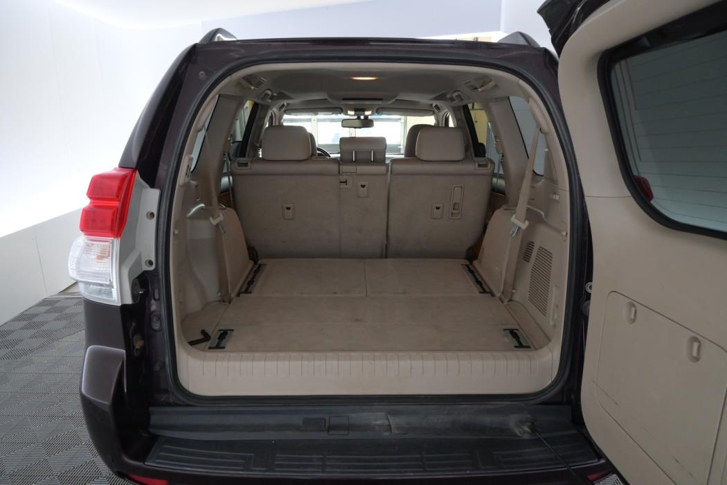TOYOTA Land Cruiser 2010