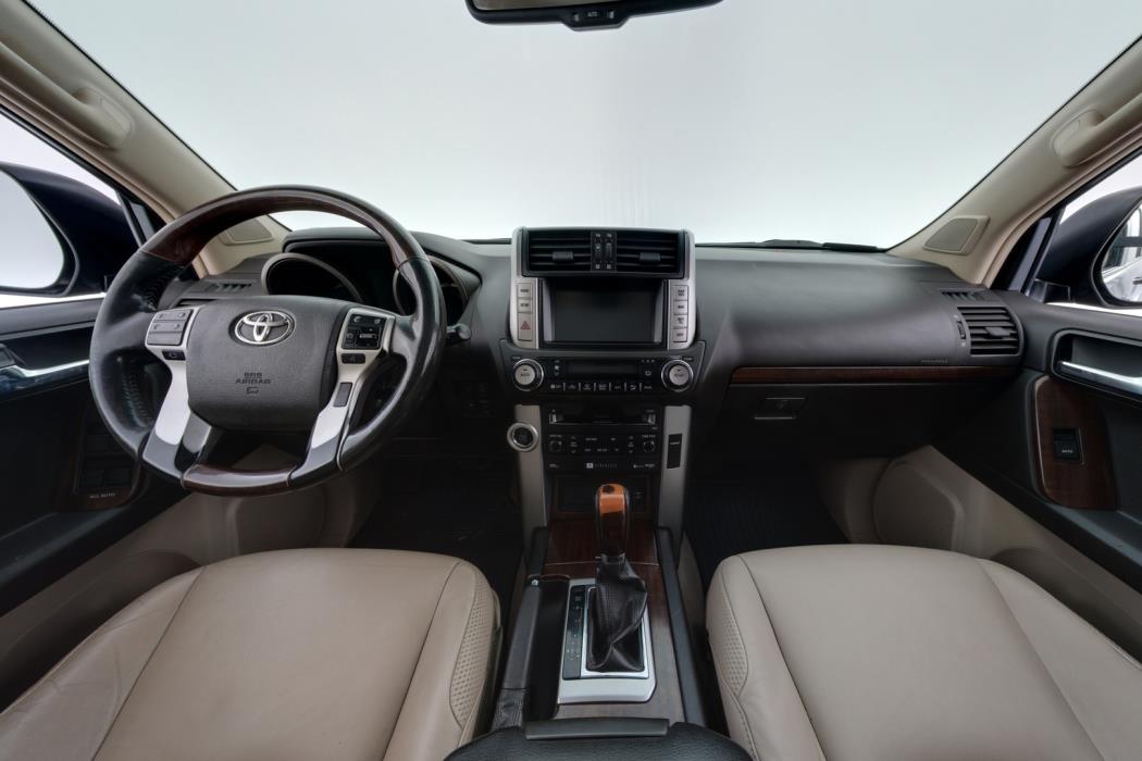 TOYOTA Land Cruiser 2010