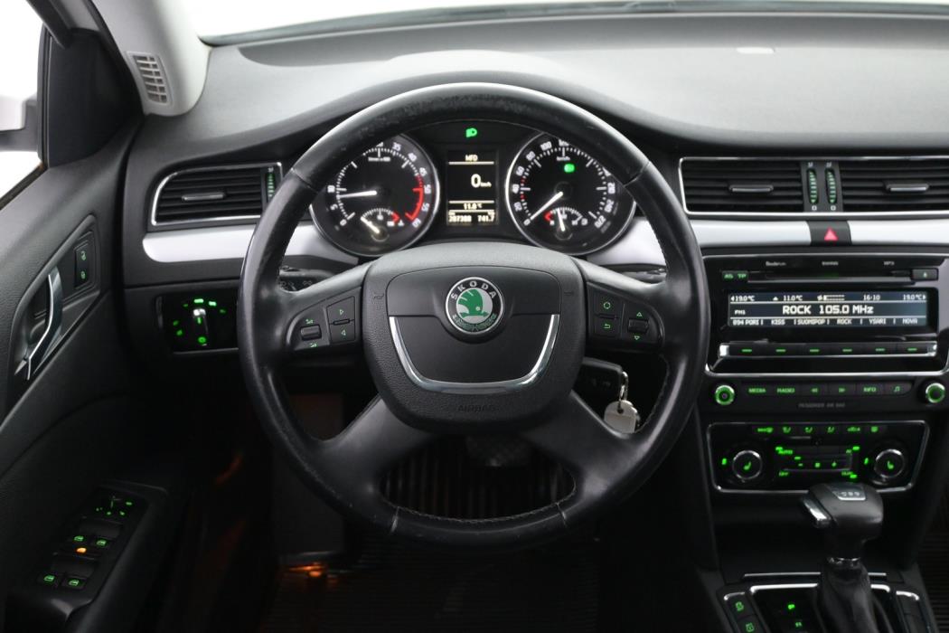 SKODA Superb 2011