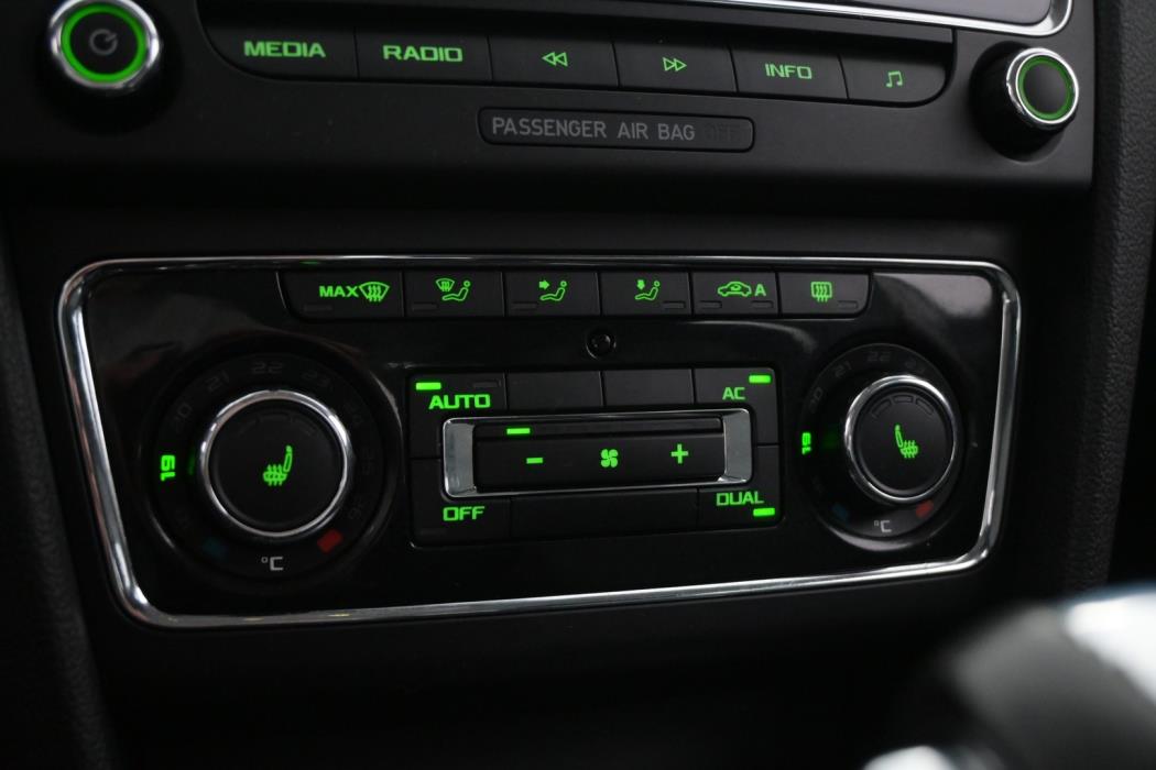 SKODA Superb 2011