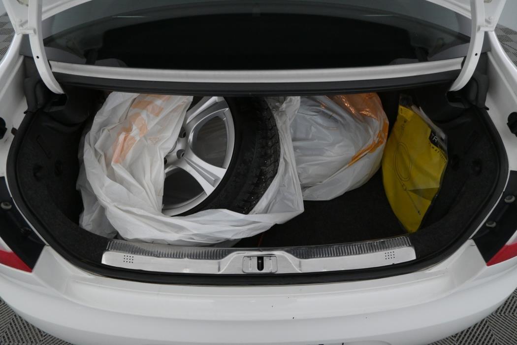 SKODA Superb 2011