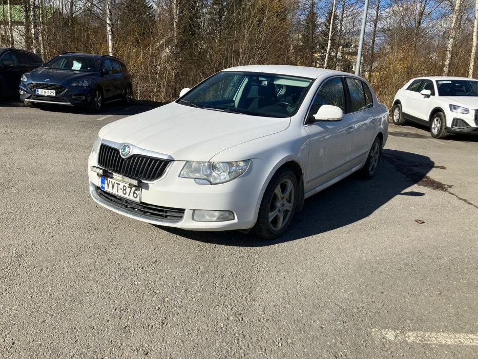 SKODA Superb 2011