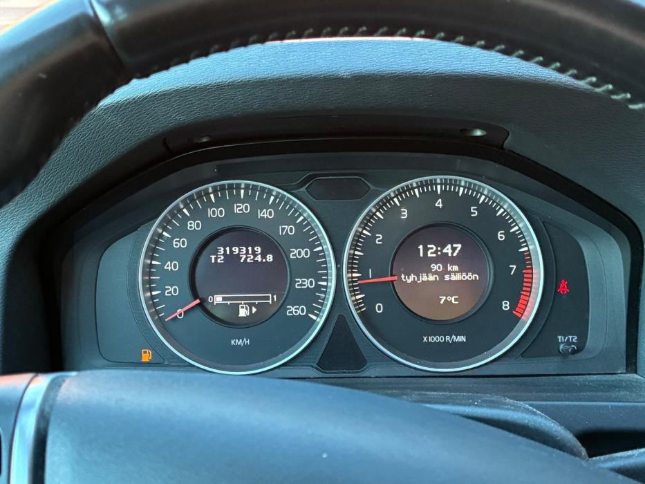 VOLVO V60 2012