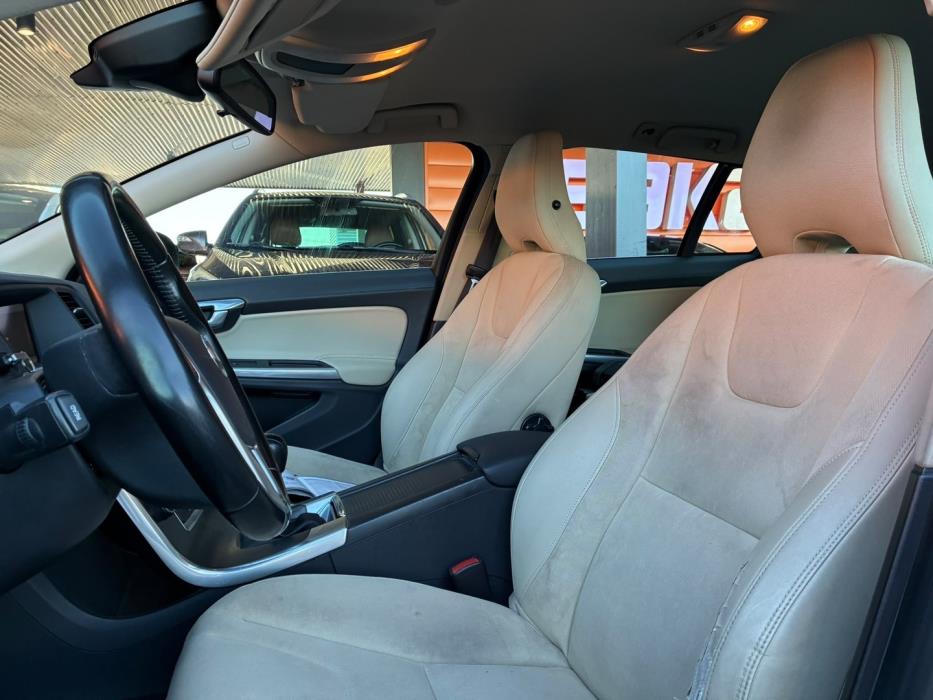 VOLVO V60 2012