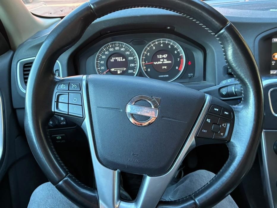 VOLVO V60 2012