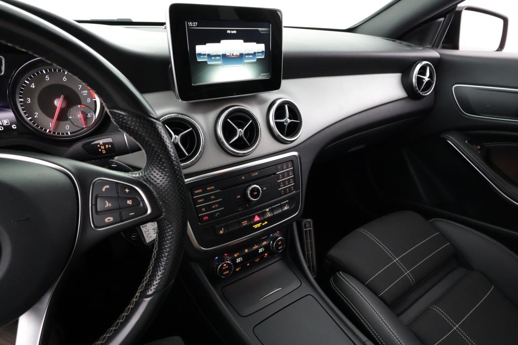 MERCEDES-BENZ CLA 2016