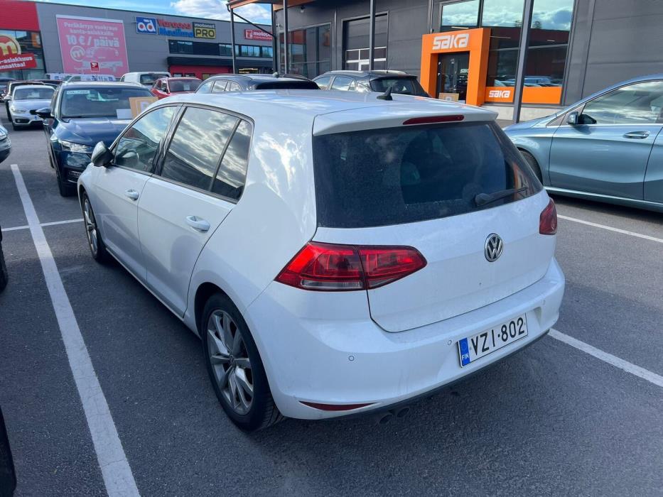 VOLKSWAGEN Golf 2013