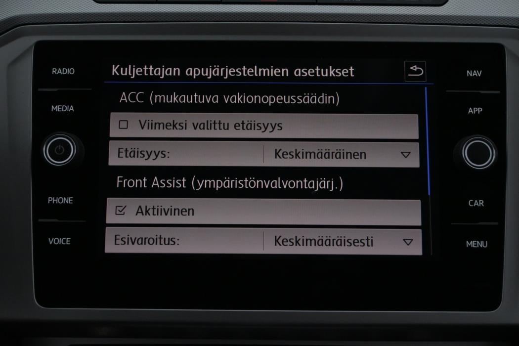 VOLKSWAGEN Passat 2018