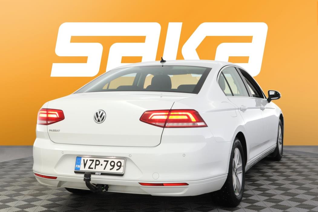 VOLKSWAGEN Passat 2018