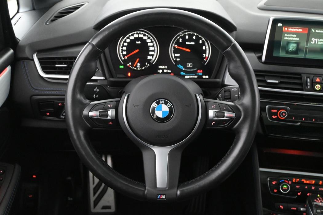 BMW 225 2019