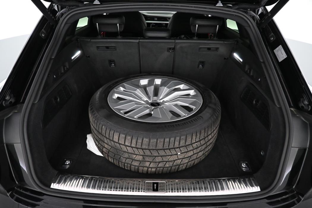 AUDI e-tron 2023