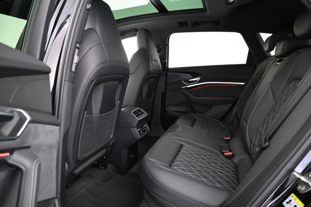 AUDI e-tron 2023
