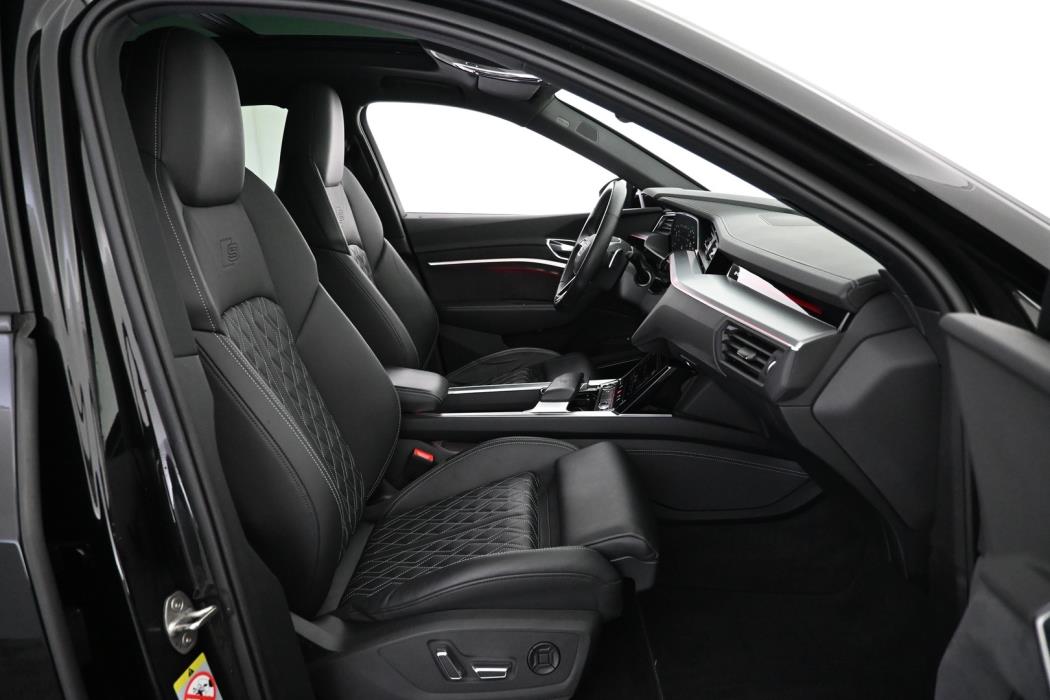 AUDI e-tron 2023