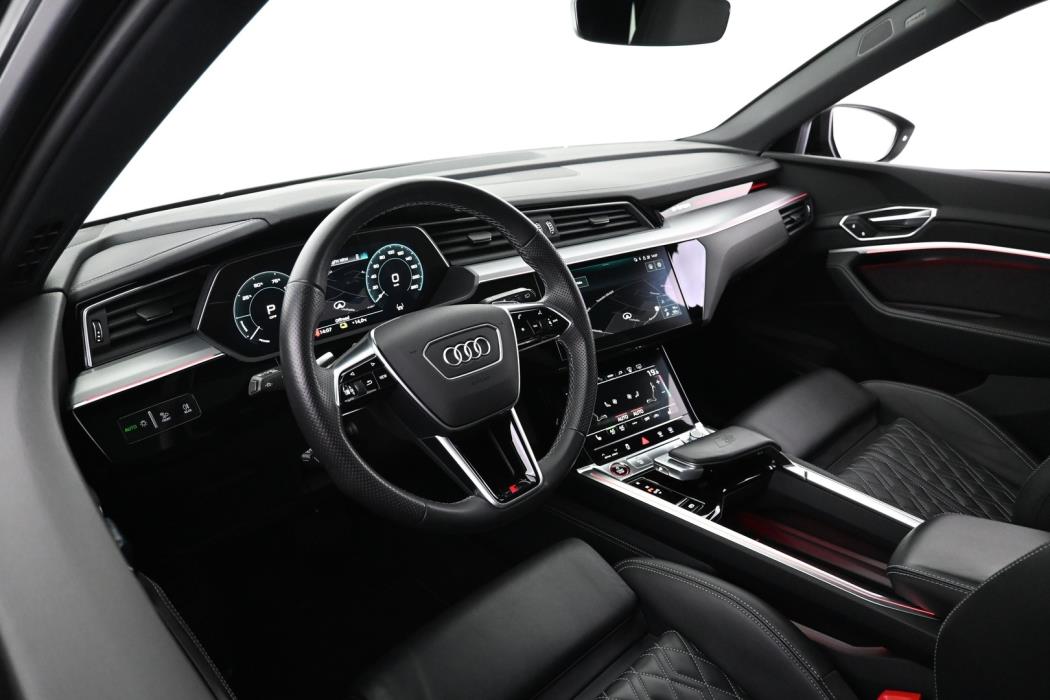 AUDI e-tron 2023