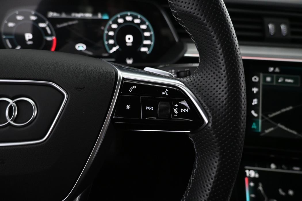 AUDI e-tron 2023