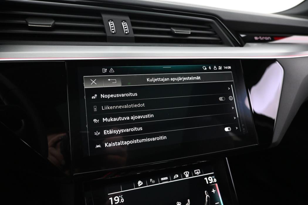 AUDI e-tron 2023