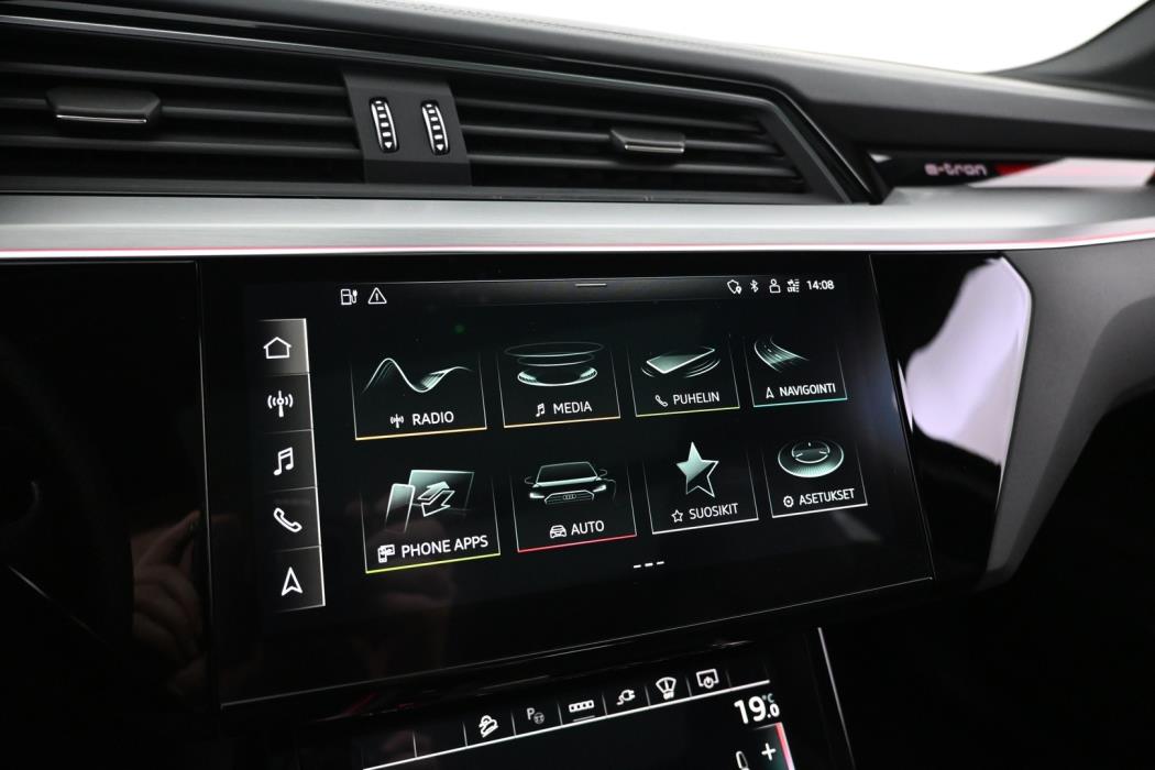 AUDI e-tron 2023