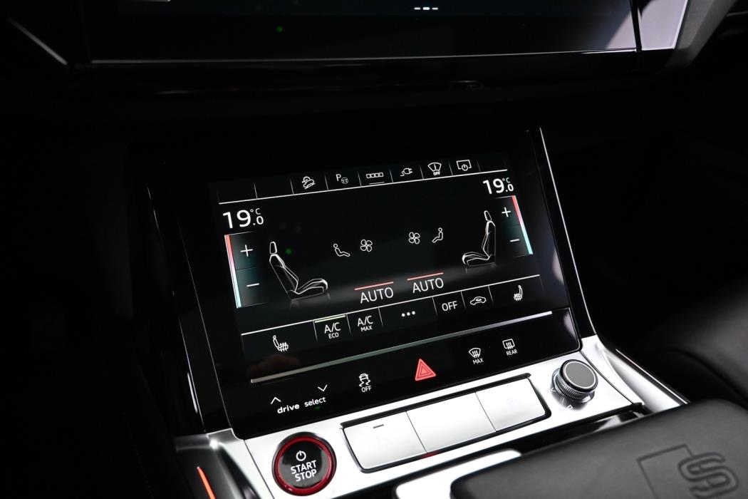 AUDI e-tron 2023