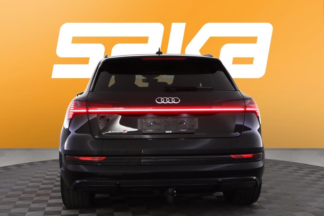 AUDI e-tron 2023