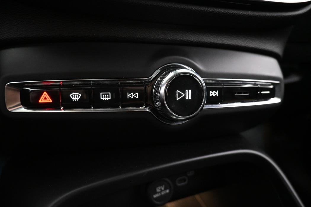 VOLVO C40 2022