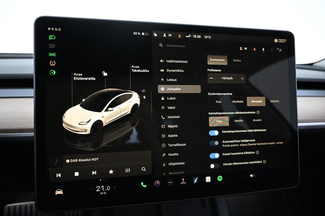 TESLA Model 3 2022