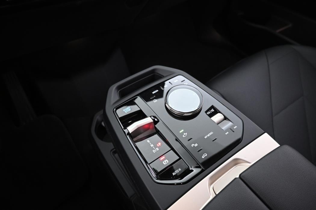 BMW iX 2024