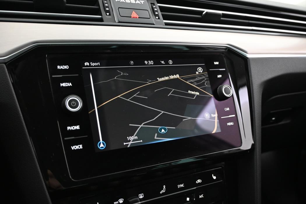 VOLKSWAGEN Passat 2023