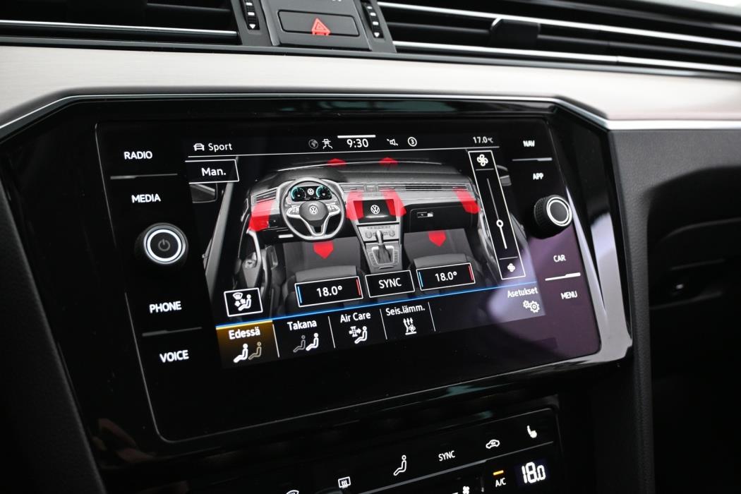 VOLKSWAGEN Passat 2023