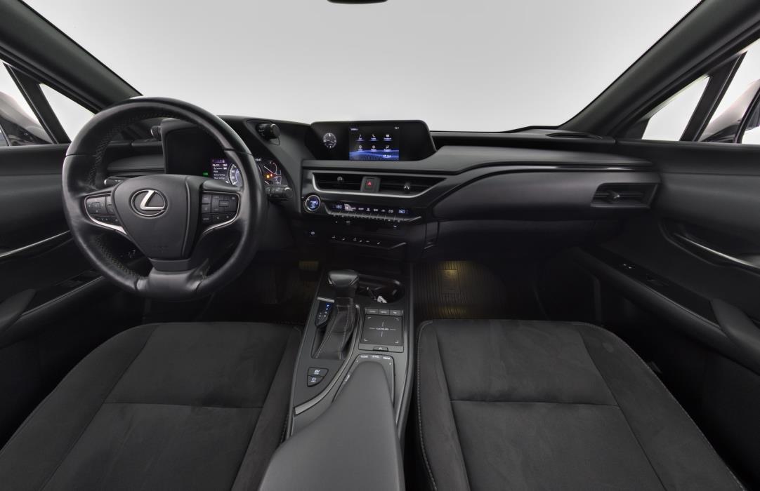 LEXUS UX 2020