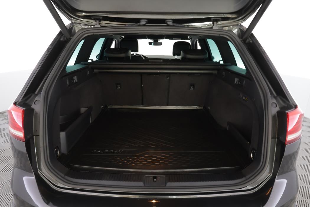 VOLKSWAGEN Passat 2018