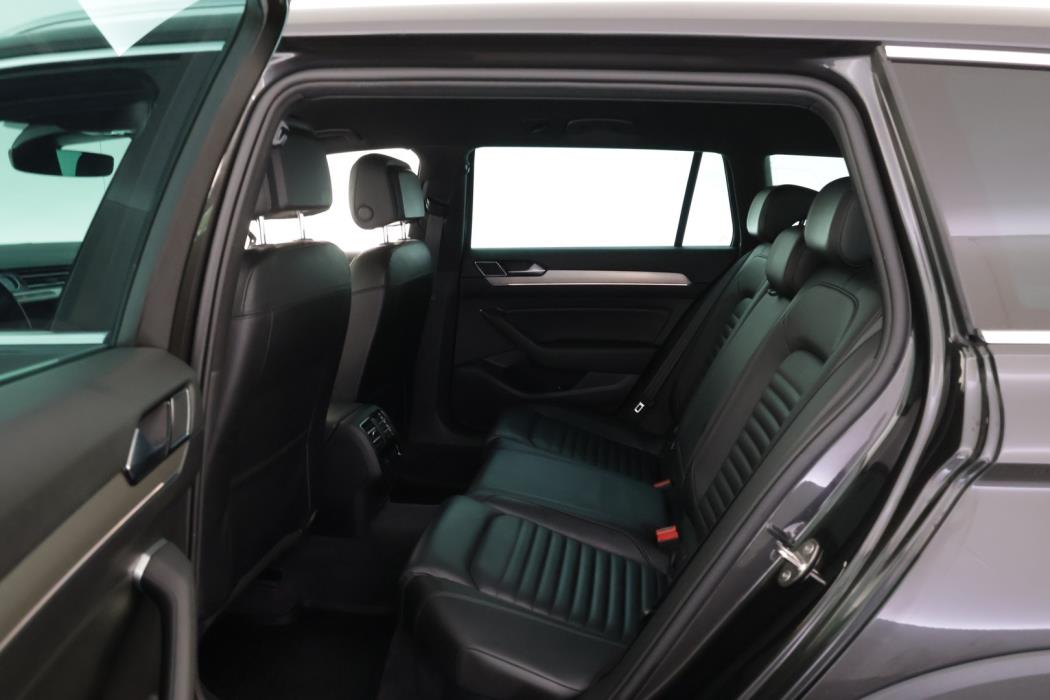 VOLKSWAGEN Passat 2018