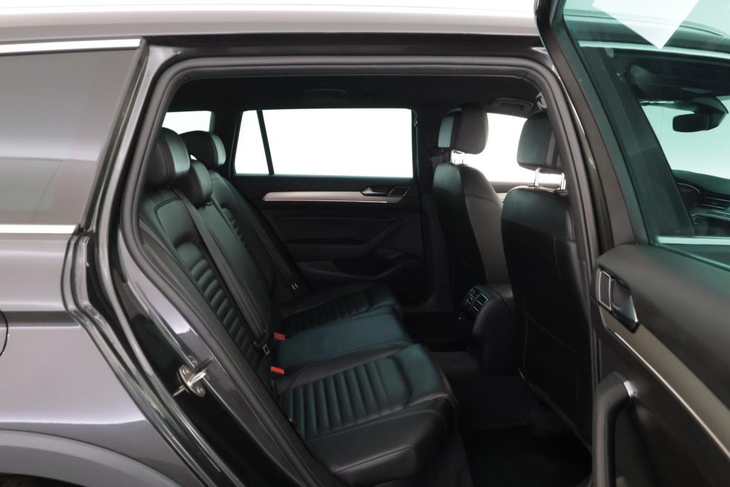 VOLKSWAGEN Passat 2018