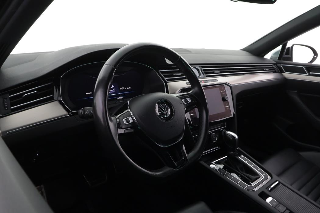 VOLKSWAGEN Passat 2018