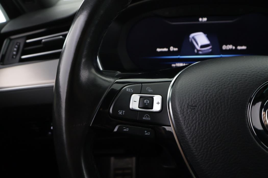 VOLKSWAGEN Passat 2018