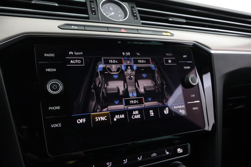 VOLKSWAGEN Passat 2018