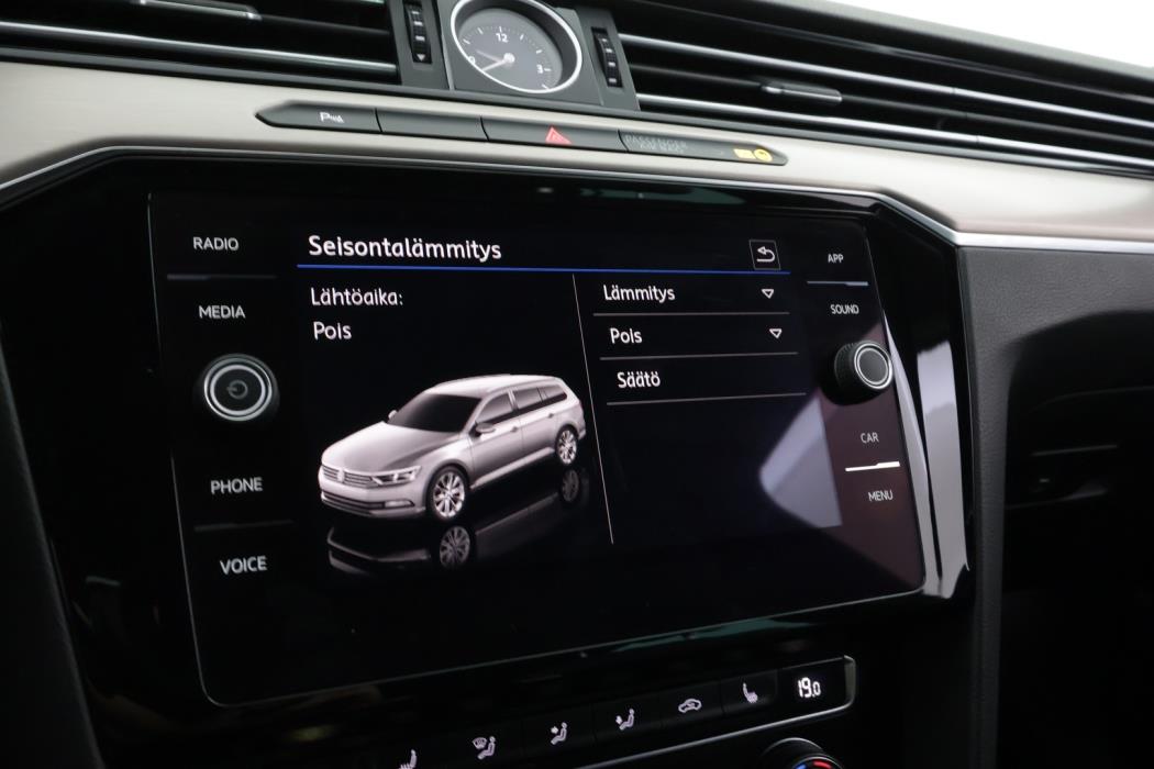VOLKSWAGEN Passat 2018