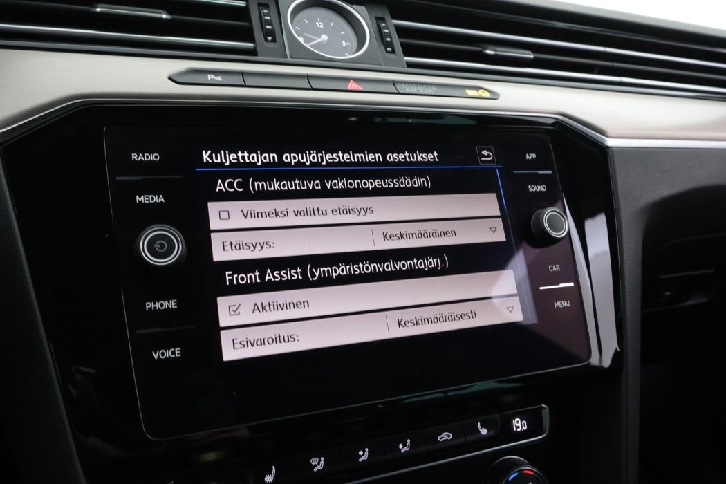 VOLKSWAGEN Passat 2018