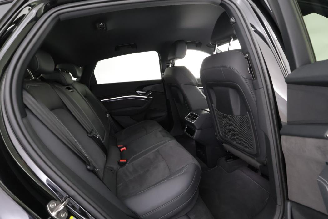 AUDI e-tron 2023