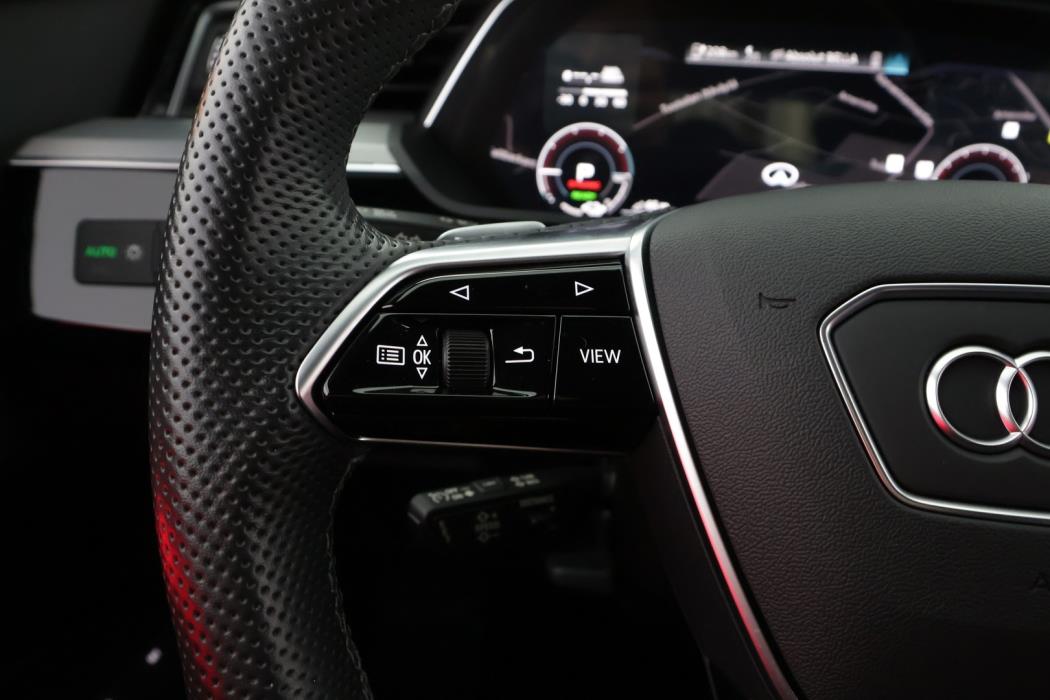 AUDI e-tron 2023