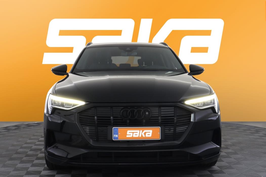 AUDI e-tron 2023