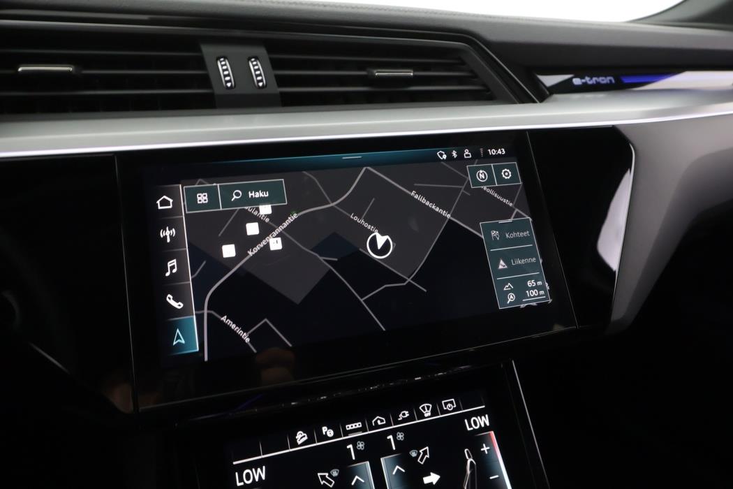 AUDI e-tron 2023