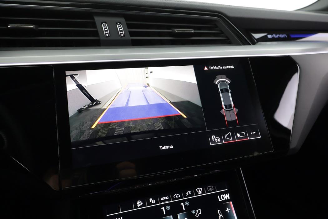 AUDI e-tron 2023