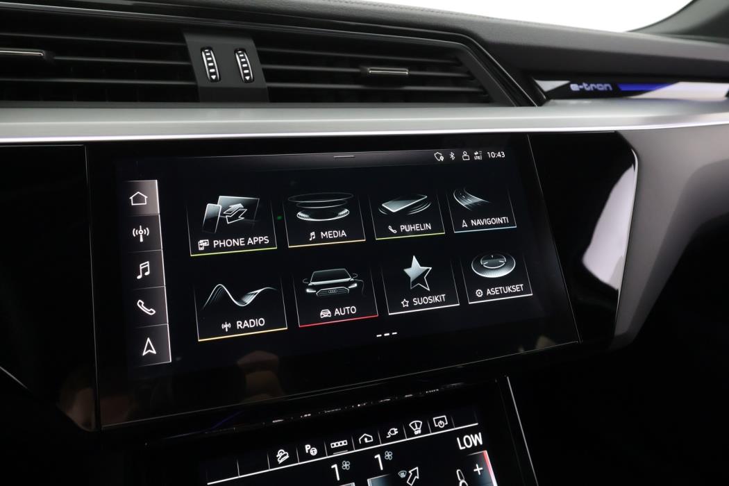AUDI e-tron 2023