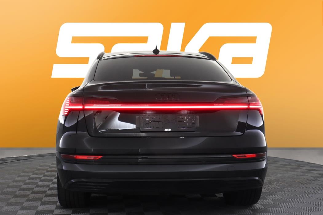AUDI e-tron 2023
