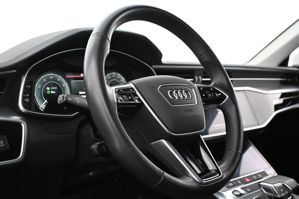 AUDI A6 2023