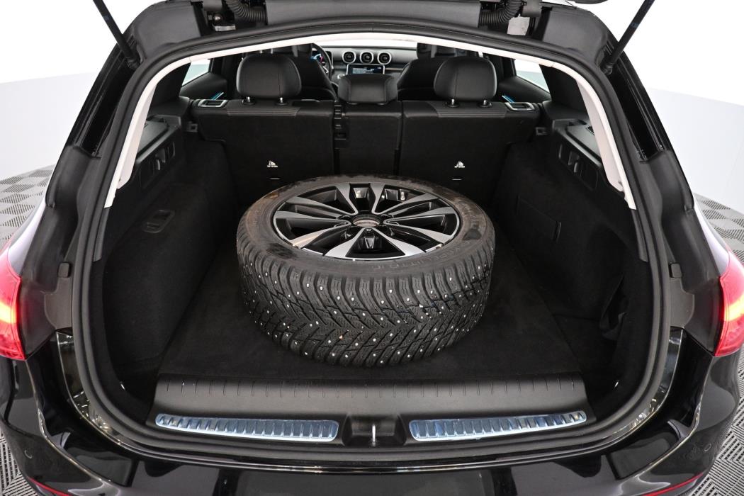 MERCEDES-BENZ C 2023